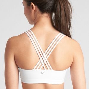 GapFit Eclipse strappy sports bra NWOT